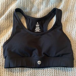 Black Senita Sarah pocket sports bra